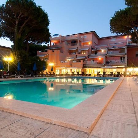 מרינה די פיאטרסנטה Versilia Palace Hotel מראה חיצוני תמונה