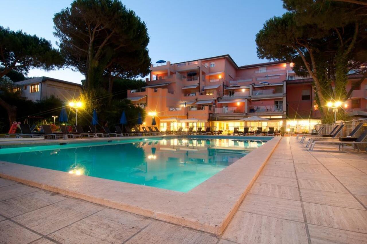 מרינה די פיאטרסנטה Versilia Palace Hotel מראה חיצוני תמונה