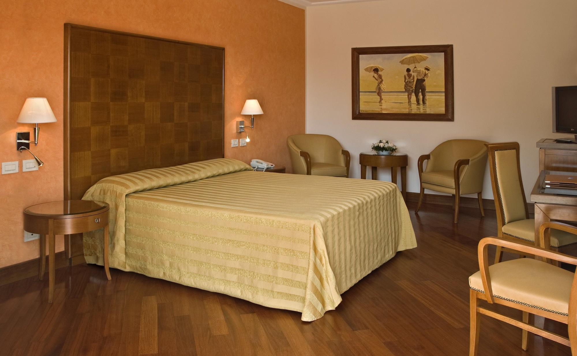 מרינה די פיאטרסנטה Versilia Palace Hotel מראה חיצוני תמונה
