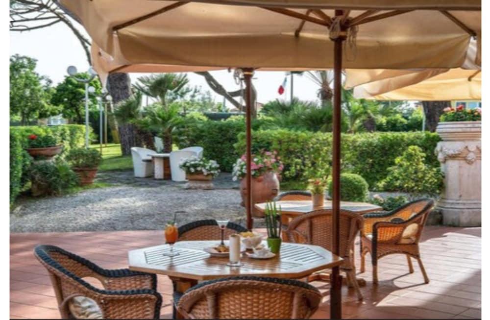 מרינה די פיאטרסנטה Versilia Palace Hotel מראה חיצוני תמונה