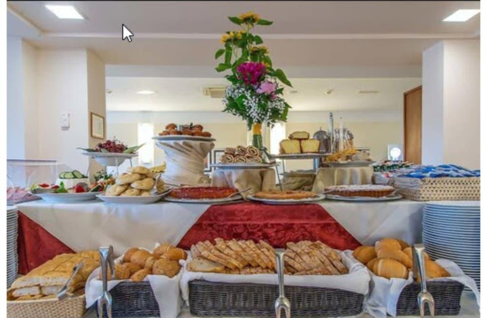 מרינה די פיאטרסנטה Versilia Palace Hotel מראה חיצוני תמונה