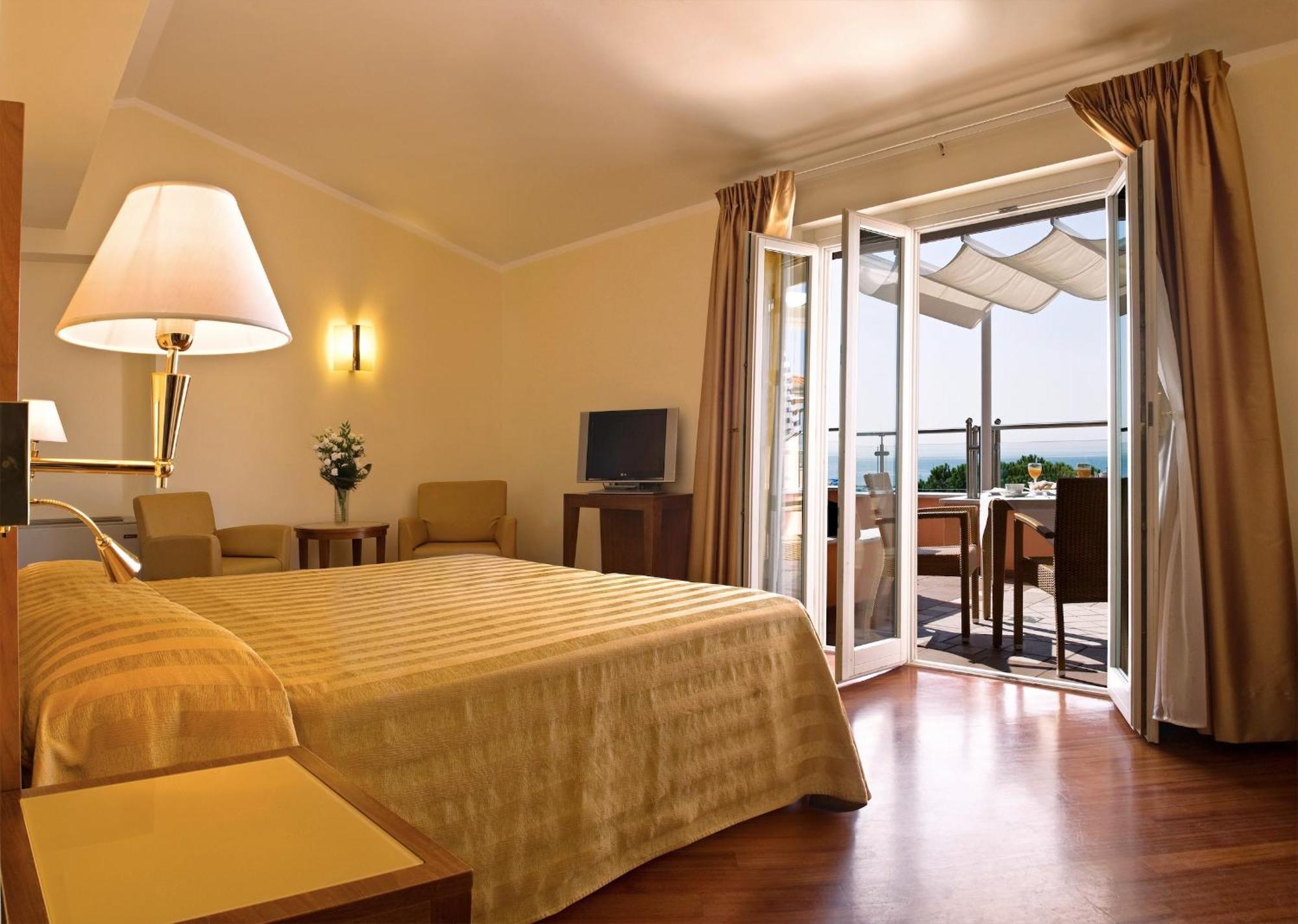 מרינה די פיאטרסנטה Versilia Palace Hotel מראה חיצוני תמונה