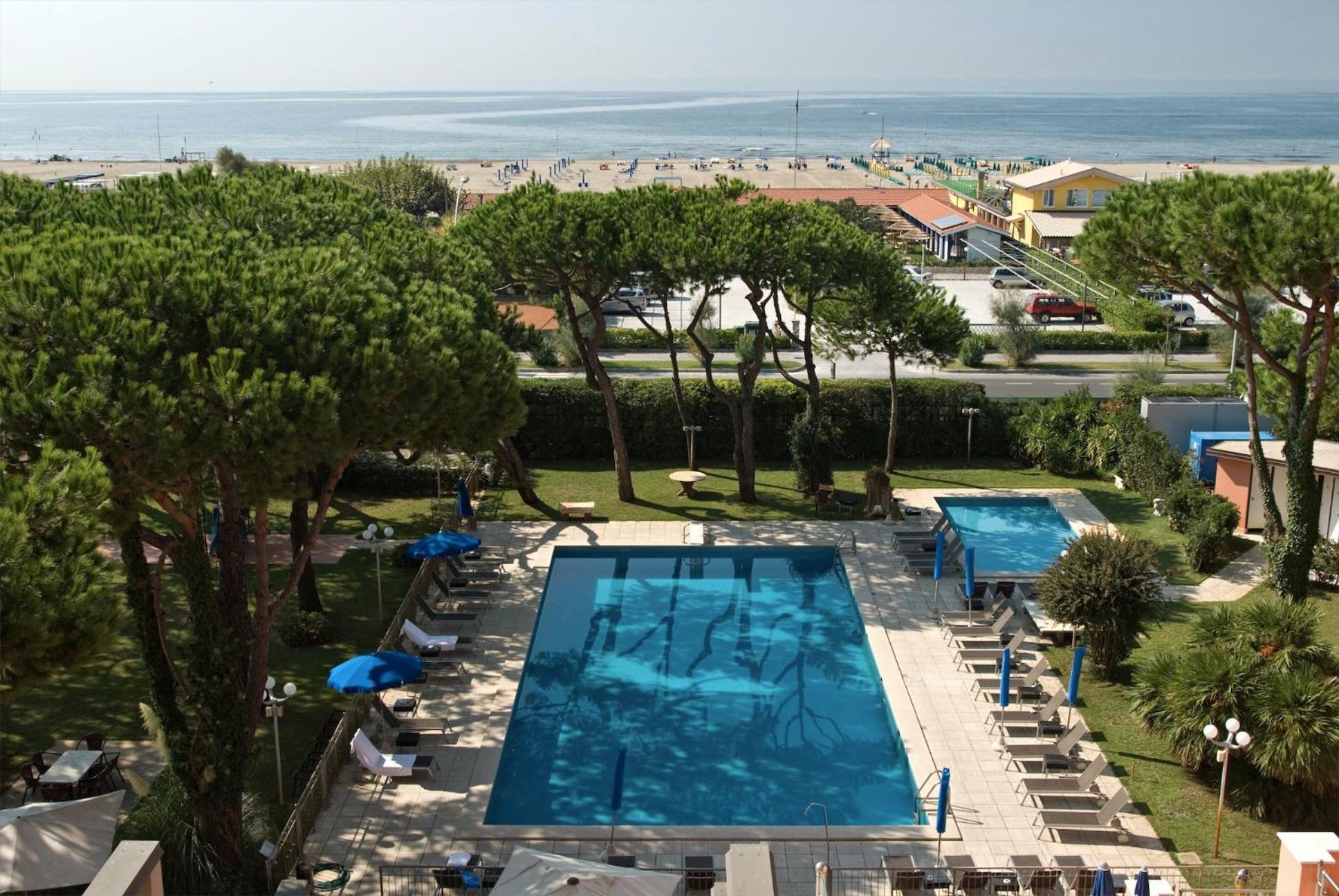 מרינה די פיאטרסנטה Versilia Palace Hotel מראה חיצוני תמונה