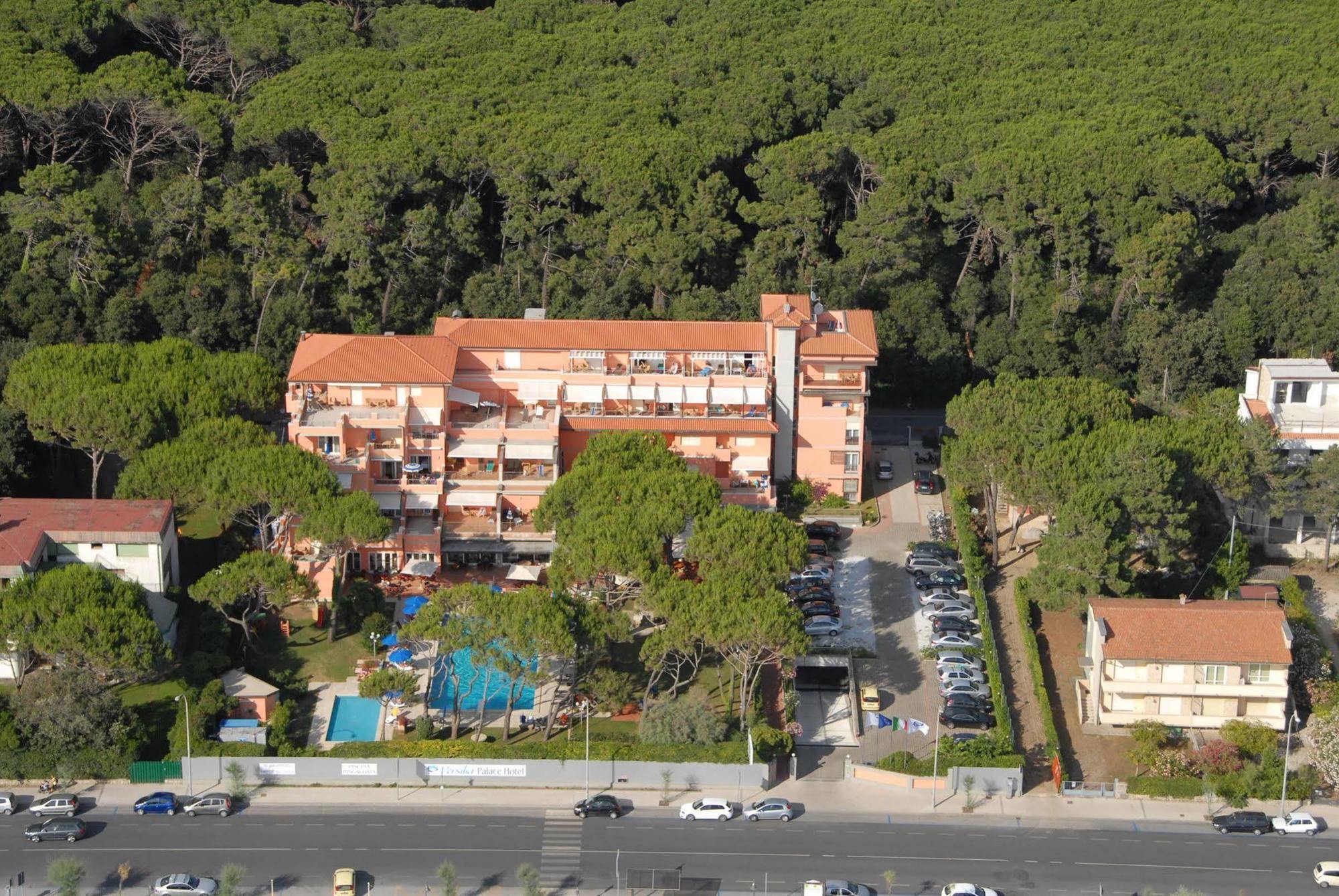 מרינה די פיאטרסנטה Versilia Palace Hotel מראה חיצוני תמונה