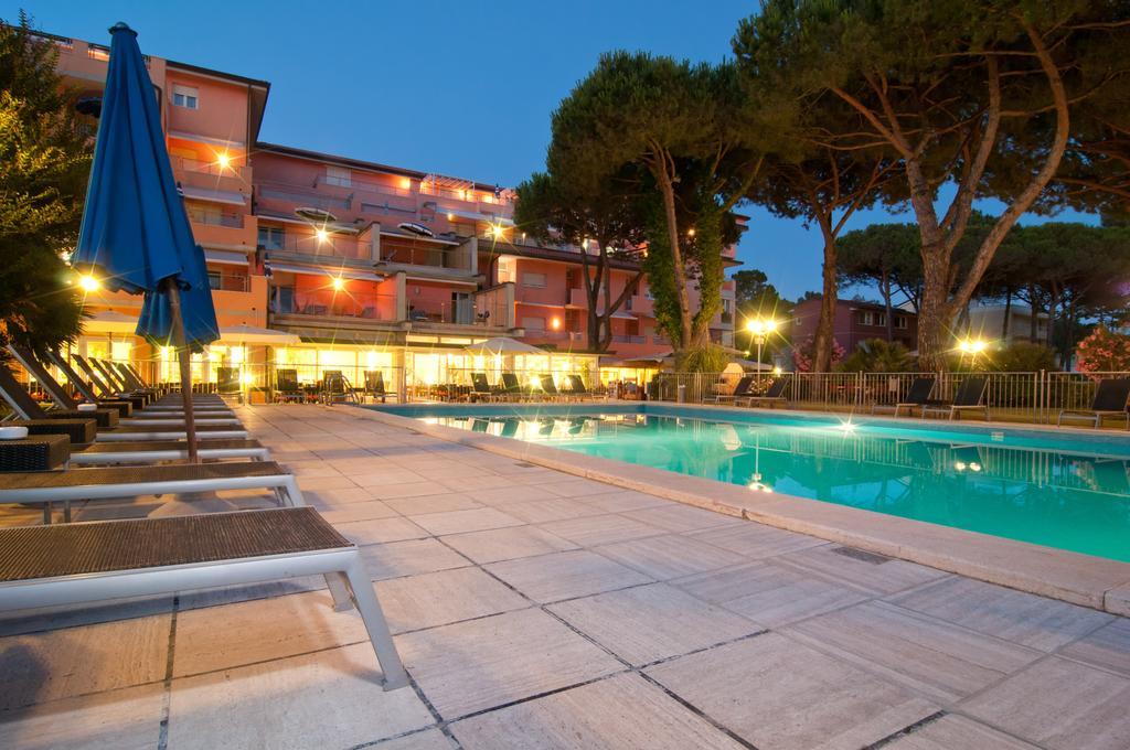 מרינה די פיאטרסנטה Versilia Palace Hotel מראה חיצוני תמונה