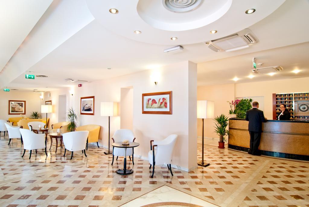 מרינה די פיאטרסנטה Versilia Palace Hotel מראה חיצוני תמונה